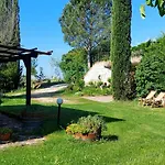 Guesthost - Lovely With Parking & Garden Castelnuovo Berardenga